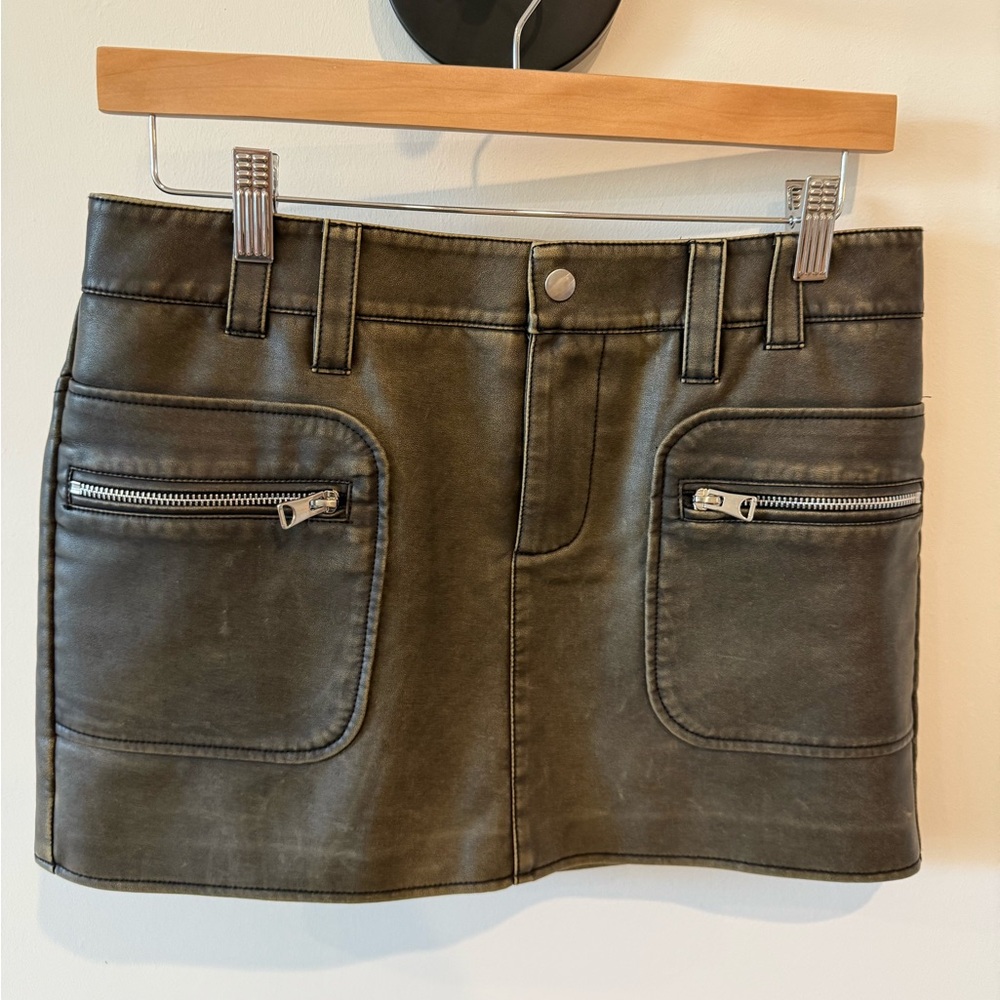 Mango women’s leather skirt - size small
